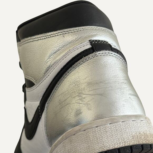 Size 9.5M/11W - Nike Wmns Jordan 1 High Retro OG Silver Toe - Picture 5 of 7